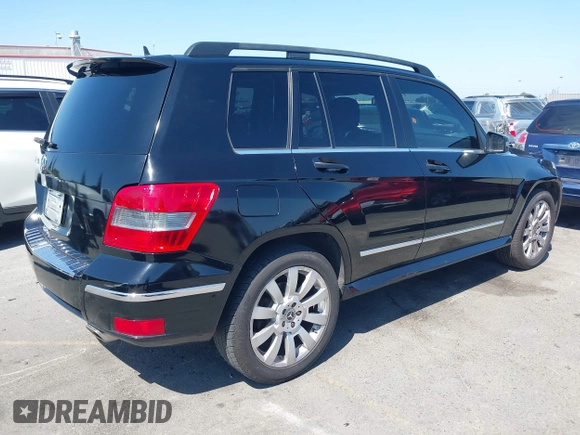 2010 Mercedes-Benz GLK 350 with VIN WDCGG5GB5AF439881, listed as a IAAI auction lot 42202831 with 157,879 mi miles and . Bid and sale history available at DreamBid. Image 4.