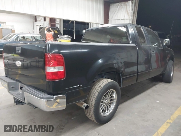 2006 Ford F-150 STX with VIN 1FTRX12W96NB42417, listed as a IAAI auction lot 41910493 with 220,559 mi miles. Bid and sale history available at carsss.com. Image 4.