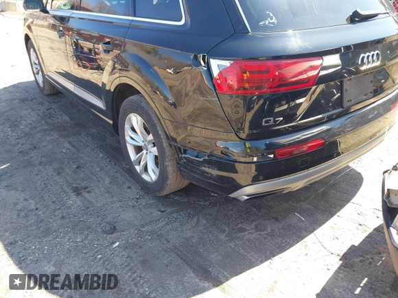 2017 Audi Q7 Premium Plus with VIN WA1LAAF71HD014251, listed as a IAAI auction lot 41859906 with 128,789 mi miles. Bid and sale history available at carsss.com. Image 6.