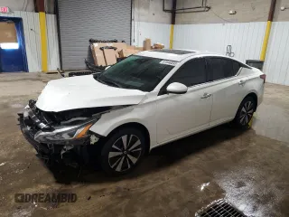 2019 Nissan Altima SV z VIN 1N4BL4DW5KC250167, wystawiony jako Copart lot #51646595 z przebiegiem 103 587 mil mil oraz Szkoda całkowita • Salvage title. Historia ofert i sprzedaży dostępna na DreamBid. Obrazek 1.