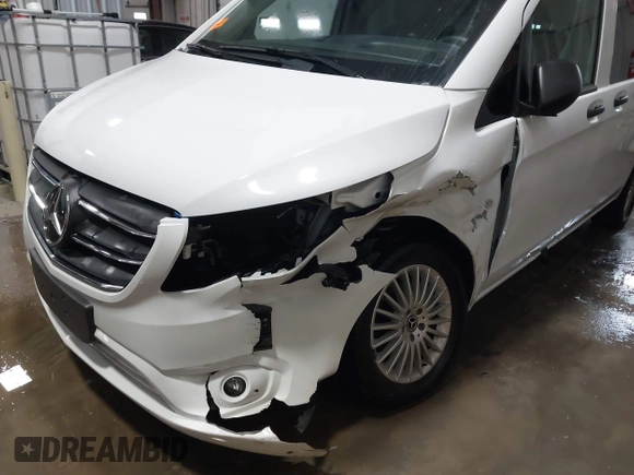 2023 Mercedes-Benz Metris with VIN W1WV0FEY8P4332203, listed as a IAAI auction lot 41510870 with 8,203 mi miles and . Bid and sale history available at DreamBid. Image 6.