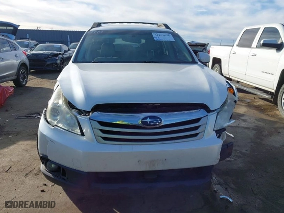 2011 Subaru Outback 2.5i Prem AWP/Pwr Moon with VIN 4S4BRBGC5B3369914, listed as a IAAI auction lot 41239628 with 170,078 mi miles. Bid and sale history available at carsss.com. Image 12.