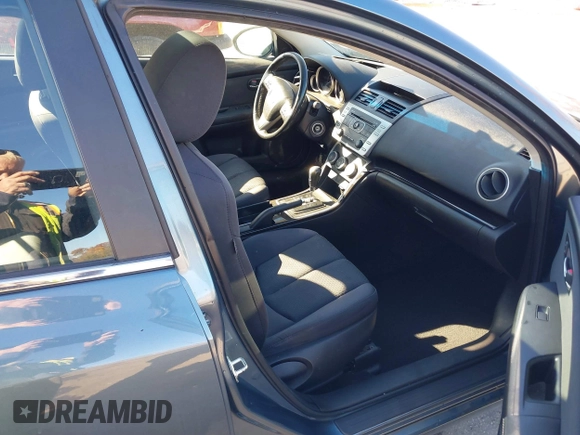 2013 Mazda 6 i Touring Plus z VIN 1YVHZ8EH8D5M15043, wystawiony jako IAAI lot #38068204 z przebiegiem 217 806 mil mil oraz . Historia ofert i sprzedaży dostępna na DreamBid. Obrazek 5.