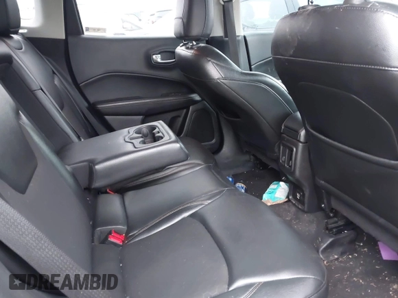 2018 Jeep Compass Latitude with VIN 3C4NJDBBXJT467634, listed as a IAAI auction lot 41305065 with 73,573 mi miles. Bid and sale history available at carsss.com. Image 8.