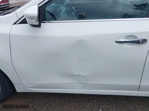 2018 Nissan Altima 2.5 SV with VIN 1N4AL3AP0JC190302, listed as a IAAI auction lot 41679072 with 84,133 mi miles. Bid and sale history available at carsss.com. Image 20.