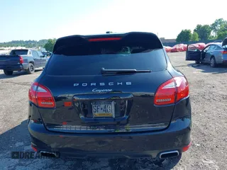 2013 Porsche Cayenne с VIN WP1AA2A21DLA02081, выставлен на аукционе IAAI как лот 42559417 с пробегом 81 413 миль миль и . История ставок и продаж доступна на DreamBid. Изображение 17.