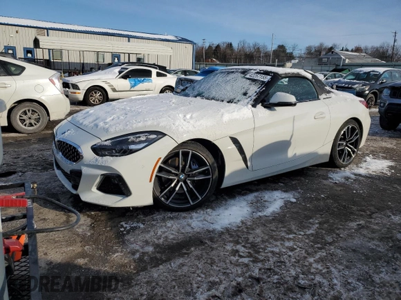 2020 BMW Z4 sDrive30i with VIN WBAHF3C05LWW81673, listed as a Copart auction lot 42257155 with 42,391 mi miles and Salvage Title. Bid and sale history available at carsss.com. Image 1.