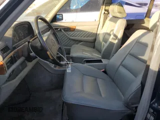 1990 Mercedes-Benz 560 with VIN WDBCA39EXLA503543, listed as a Copart auction lot 83086254 with 195,635 mi miles and Clean Title. Bid and sale history available at DreamBid. Image 7.