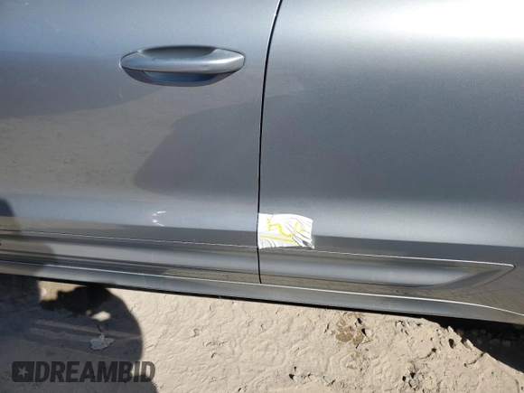 2023 Porsche Macan GTS z VIN WP1AF2A53PLB56470, wystawiony jako Copart lot #76620874 z przebiegiem Nie podano mil oraz Nie do naprawy • Non repairable. Historia ofert i sprzedaży dostępna na DreamBid. Obrazek 12.