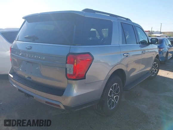 2024 Ford Expedition XLT с VIN 1FMJU1J89REA34338, выставлен на аукционе IAAI как лот 42217647 с пробегом 46 609 миль миль и . История ставок и продаж доступна на DreamBid. Изображение 4.