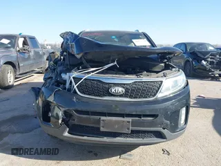 2014 Kia Sorento LX with VIN 5XYKT4A79EG482567, listed as a IAAI auction lot 41832550 with Not Provided miles and . Bid and sale history available at carsss.com. Image 12.
