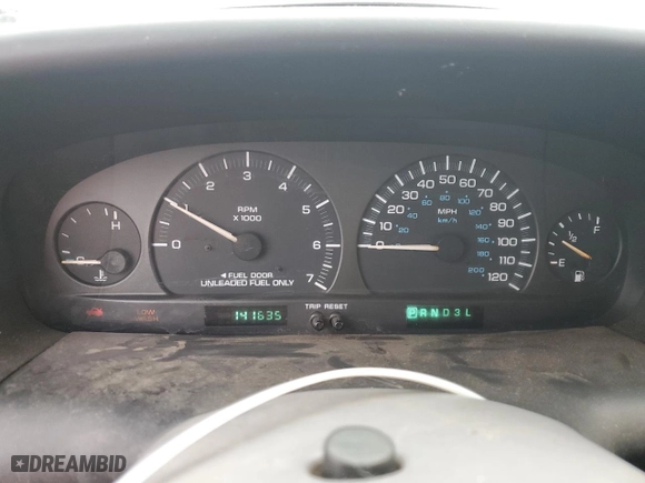 2000 Dodge Caravan with VIN 2B4GP25G4YR791420, listed as a Copart auction lot 83426754 with 141,635 mi miles and Salvage Title. Bid and sale history available at carsss.com. Image 9.