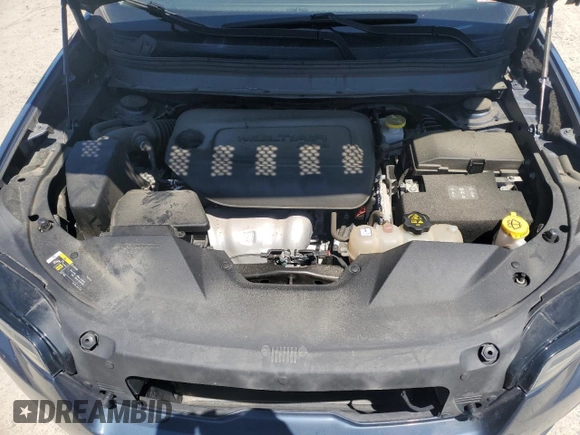 2020 Jeep Cherokee Latitude Plus z VIN 1C4PJMLB5LD510390, wystawiony jako Copart lot #60712105 z przebiegiem 108 003 mil mil oraz Szkoda całkowita • Salvage title. Historia ofert i sprzedaży dostępna na DreamBid. Obrazek 12.