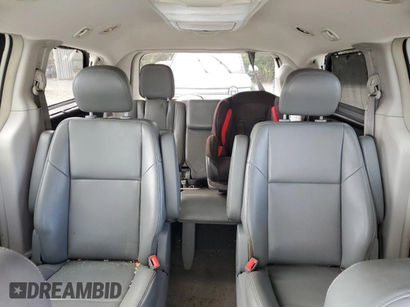 2011 Volkswagen Routan SE with VIN 2V4RW3DG0BR789523, listed as a Copart auction lot 61761785 with 124,530 mi miles and Clean title. Bid and sale history available at DreamBid. Image 10.