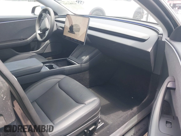 2024 Tesla Model 3 z VIN 5YJ3E1EAXRF754866, wystawiony jako IAAI lot #42082242 z przebiegiem 7 754 mil mil oraz . Historia ofert i sprzedaży dostępna na DreamBid. Obrazek 5.