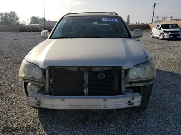 2001 Toyota Highlander with VIN JTEGF21A210021848, listed as a Copart auction lot 43208535 with 161,563 mi miles and Salvage Title. Bid and sale history available at carsss.com. Image 5.
