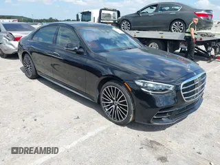 2024 Mercedes-Benz S 580 z VIN W1K6G7GB4RA304144, wystawiony jako IAAI lot #42072176 z przebiegiem 9 022 mil mil oraz . Historia ofert i sprzedaży dostępna na DreamBid. Obrazek 1.