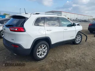 2016 Jeep Cherokee Latitude with VIN 1C4PJMCS5GW148829, listed as a IAAI auction lot 41964335 with 99,741 mi miles. Bid and sale history available at carsss.com. Image 4.