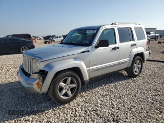 2012 Jeep Liberty Sport Latitude z VIN 1C4PJLAK5CW179327, wystawiony jako Copart lot #56317415 z przebiegiem 132 645 mil mil oraz Szkody całkowita. Historia ofert i sprzedaży dostępna na DreamBid. Obrazek 1.
