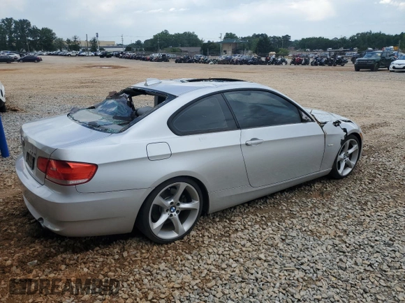 2009 BMW 3 Series 335i z VIN WBAWB73519P044563, wystawiony jako Copart lot #56112405 z przebiegiem 114 219 mil mil oraz Szkoda całkowita • Salvage title. Historia ofert i sprzedaży dostępna na DreamBid. Obrazek 3.