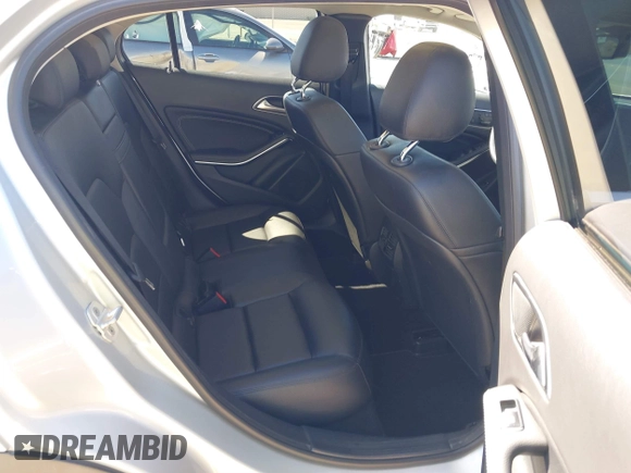2015 Mercedes-Benz GLA 250 z VIN WDCTG4GB8FJ033607, wystawiony jako IAAI lot #41871488 z przebiegiem 53 161 mil mil oraz . Historia ofert i sprzedaży dostępna na DreamBid. Obrazek 8.