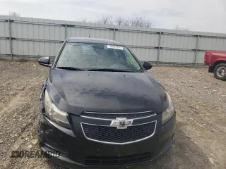 2014 Chevrolet Cruze 2LT z VIN 1G1PE5SB5E7329005, wystawiony jako Copart lot #50637745 z przebiegiem 213 912 mil mil oraz Nie do naprawy • Non repairable. Historia ofert i sprzedaży dostępna na DreamBid. Obrazek 5.