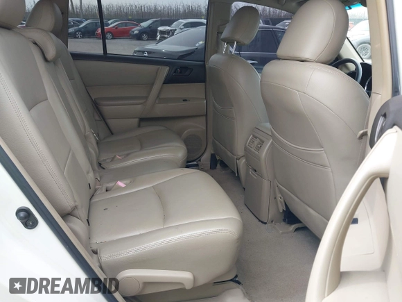 2008 Toyota Highlander z VIN JTEDS41AX82008287, wystawiony jako IAAI lot #41943976 z przebiegiem 84 493 mil mil oraz . Historia ofert i sprzedaży dostępna na DreamBid. Obrazek 8.