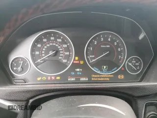2017 BMW 3 Series 330e iPerformance with VIN WBA8E1C58HK895185, listed as a Copart auction lot 49287055 with 61,391 mi miles and Salvage Title. Bid and sale history available at carsss.com. Image 9.