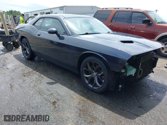 2018 Dodge Challenger SXT z VIN 2C3CDZAG1JH143140, wystawiony jako IAAI lot #42289674 z przebiegiem 79 764 mil mil oraz . Historia ofert i sprzedaży dostępna na DreamBid. Obrazek 18.