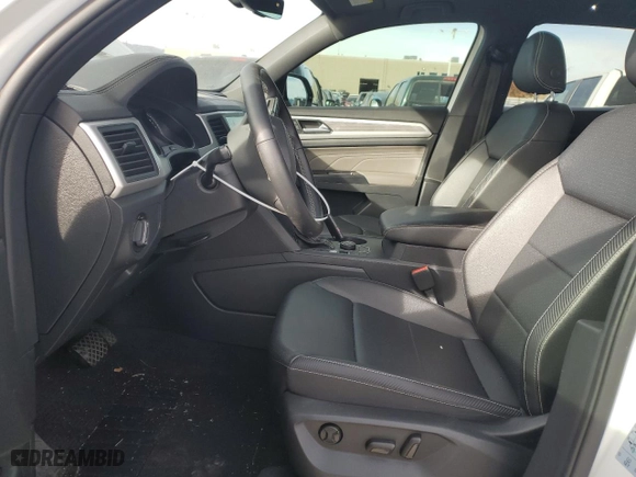 2021 Volkswagen Atlas Cross Sport 3.6L V6 SE w/Technology with VIN 1V2KE2CA0MC203869, listed as a Copart auction lot 81821024 with 30,354 mi miles and Salvage Title. Bid and sale history available at carsss.com. Image 7.
