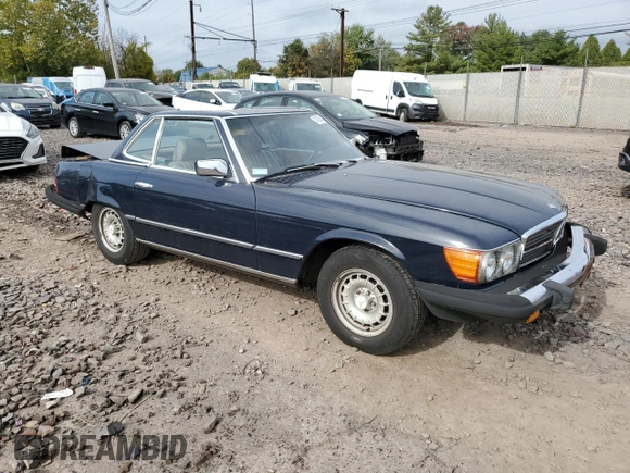 1982 Mercedes-Benz 380 SL z VIN WDBBA45AXCB013425, wystawiony jako Copart lot #74098484 z przebiegiem 145 140 mil mil oraz Szkoda całkowita • Salvage title. Historia ofert i sprzedaży dostępna na DreamBid. Obrazek 4.