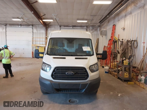2018 Ford Transit z VIN 1FTBW2CM7JKA87273, wystawiony jako IAAI lot #42240277 z przebiegiem 80 226 mil mil oraz . Historia ofert i sprzedaży dostępna na DreamBid. Obrazek 6.