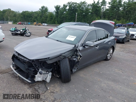 2019 Infiniti Q50 3.0t LUXE with VIN JN1EV7AR1KM559553, listed as a IAAI auction lot 40128019 with 62,272 mi miles. Bid and sale history available at carsss.com. Image 2.