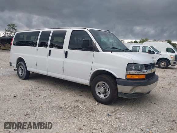 2018 Chevrolet Express Passenger LT с VIN 1GAZGPFG7J1334935, выставлен на аукционе IAAI как лот 41697084 с пробегом 72 571 миль миль и . История ставок и продаж доступна на DreamBid. Изображение 1.
