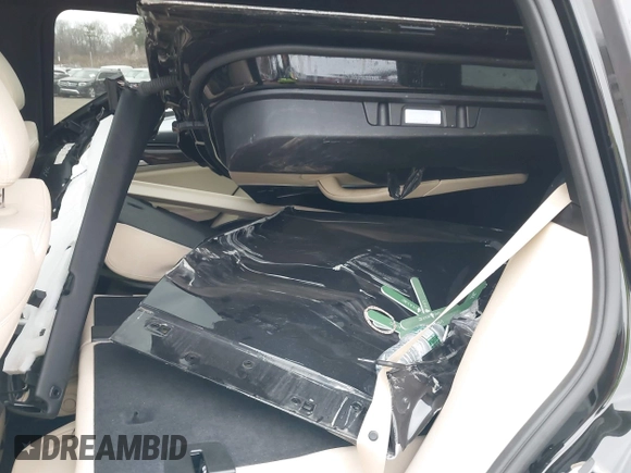 2019 BMW X3 xDrive30i with VIN 5UXTR9C59KLE12418, listed as a IAAI auction lot 41978592 with 48,095 mi miles and . Bid and sale history available at DreamBid. Image 8.