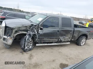 2016 Ford F-250 Lariat z VIN 1FT7W2BT5GEA36957, wystawiony jako IAAI lot #41632027 z przebiegiem 186 466 mil mil oraz . Historia ofert i sprzedaży dostępna na DreamBid. Obrazek 13.