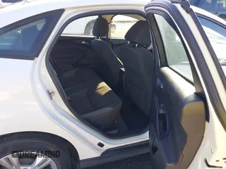 2013 Ford Focus SE with VIN 1FADP3F29DL178636, listed as a IAAI auction lot 40982395 with 1 mi miles. Bid and sale history available at carsss.com. Image 8.