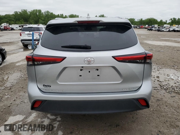 2021 Toyota Highlander XLE with VIN 5TDHZRBH8MS535368, listed as a Copart auction lot 54688095 with 56,480 mi miles and Salvage title. Bid and sale history available at DreamBid. Image 6.