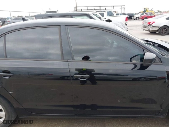 2015 Volkswagen Jetta Sedan 2.0L S w/Technology with VIN 3VW2K7AJ1FM338111, listed as a IAAI auction lot 41336475 with 115,057 mi miles. Bid and sale history available at carsss.com. Image 13.