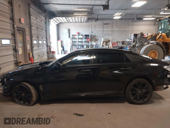 2019 Honda Accord Touring with VIN 1HGCV2F95KA005712, listed as a IAAI auction lot 42039624 with 110,229 mi miles and . Bid and sale history available at DreamBid. Image 14.