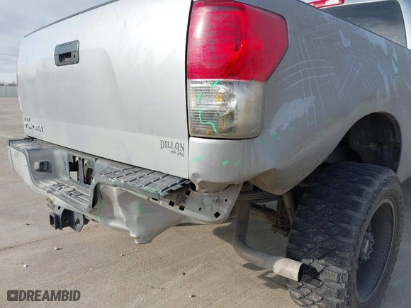 2010 Toyota Tundra 2WD Truck with VIN 5TFRM5F17AX014706, listed as a IAAI auction lot 41580313 with 209,482 mi miles. Bid and sale history available at carsss.com. Image 6.
