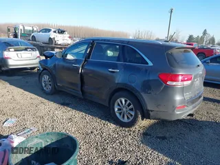 2018 Kia Sorento LX V6 with VIN 5XYPGDA54JG370844, listed as a IAAI auction lot 41412278 with 105,916 mi miles. Bid and sale history available at carsss.com. Image 3.