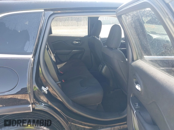 2019 Jeep Cherokee Latitude with VIN 1C4PJMCX4KD330019, listed as a IAAI auction lot 41643077 with 52,007 mi miles. Bid and sale history available at carsss.com. Image 8.
