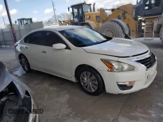 2015 Nissan Altima 2.5 S with VIN 1N4AL3AP0FC198200, listed as a Copart auction lot 54127355 with 180,725 mi miles and Clean Title. Bid and sale history available at carsss.com. Image 4.