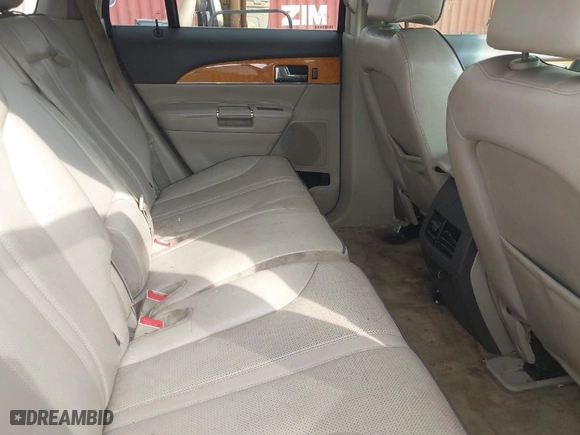 2011 Lincoln MKX with VIN 2LMDJ6JK3BBJ22855, listed as a IAAI auction lot 41961498 with 216,817 mi miles. Bid and sale history available at carsss.com. Image 8.