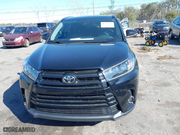 2019 Toyota Highlander SE with VIN 5TDKZRFH2KS569058, listed as a IAAI auction lot 41739724 with NaN miles. Bid and sale history available at carsss.com. Image 12.