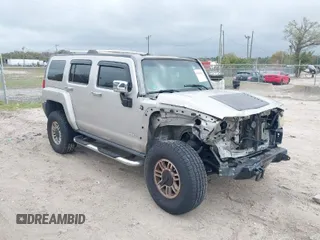 2006 Hummer H3 with VIN 5GTDN136668119733, listed as a IAAI auction lot 41569647 with 292,021 mi miles. Bid and sale history available at carsss.com. Image 1.