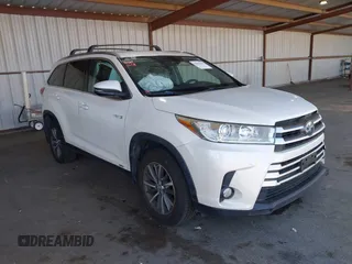 2019 Toyota Highlander Hybrid XLE with VIN 5TDJGRFH2KS077843, listed as a IAAI auction lot 42533169 with 135,548 mi miles and . Bid and sale history available at DreamBid. Image 1.