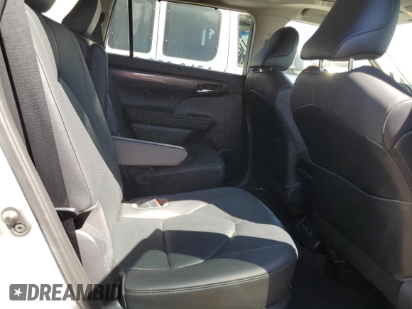 2021 Toyota Highlander Limited z VIN 5TDDZRBH3MS079939, wystawiony jako Copart lot #66224563 z przebiegiem 23 999 mil mil oraz Czysty tytuł • Clean title. Historia ofert i sprzedaży dostępna na DreamBid. Obrazek 11.