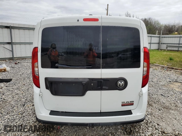 2018 Ram ProMaster City Passenger SLT with VIN ZFBERFBB1J6H90605, listed as a Copart auction lot 81418183 with 100,712 mi miles and . Bid and sale history available at DreamBid. Image 6.